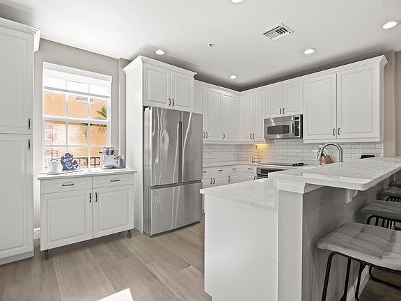 5th image of 1011 W Heritage Club Circle