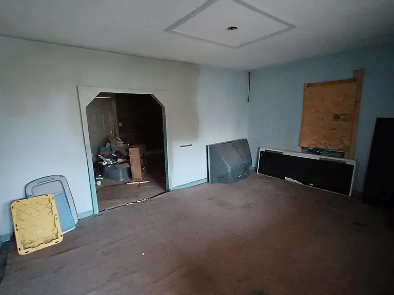 125 N Farmer St — Photo 5