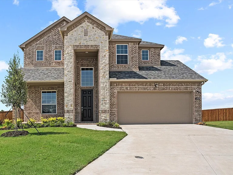 401 Parrino Pkwy — Photo 1