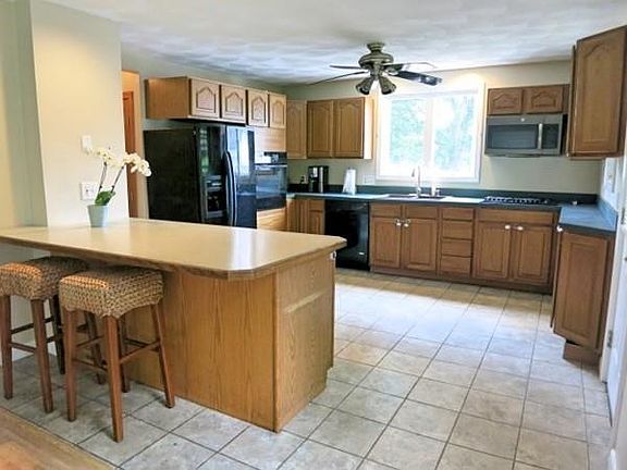 5th image of 524 Hilldale Ave