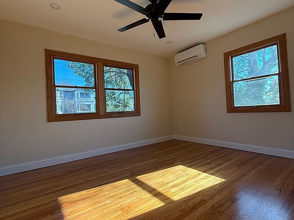 5th image of 702 Marcy Ave