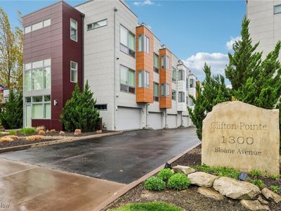 11 Clifton Pointe, Lakewood, OH, 44107