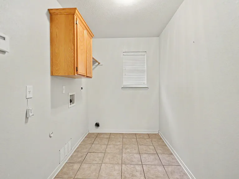 2806 Hydrangea Ave — Photo 19