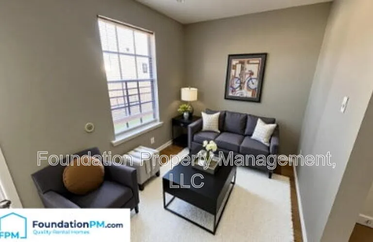 1131 Catalina St — Photo 8