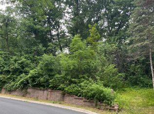 3588 Ridgewood Rd, Saint Paul, MN 55112