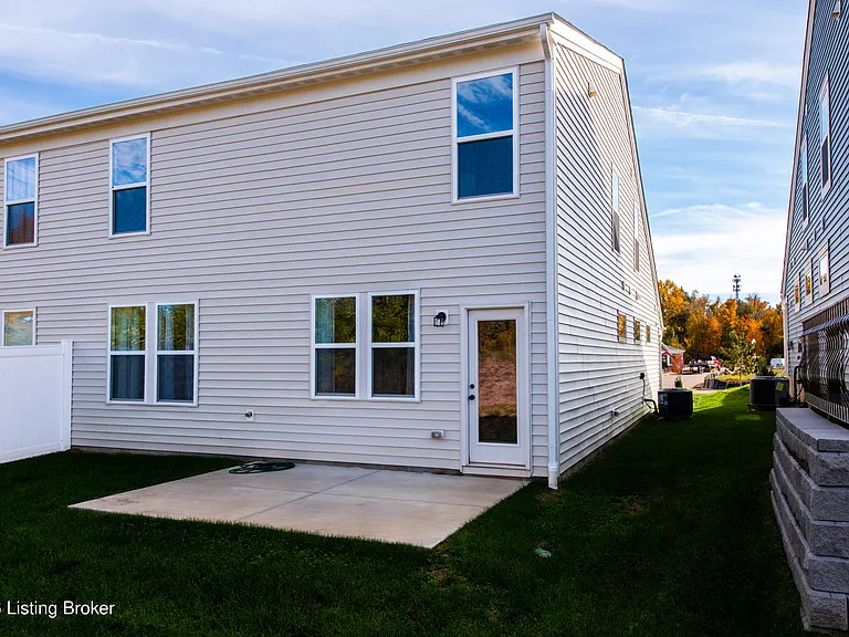 10029 Windcrest Farms Ln — Photo 48