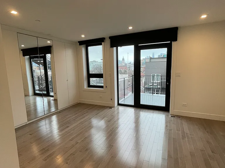 719 N Elizabeth St #3N — Photo 23