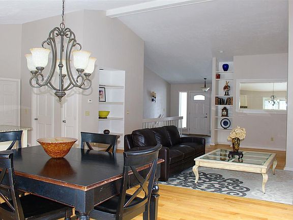 5th image of 3773 Central Park Dr