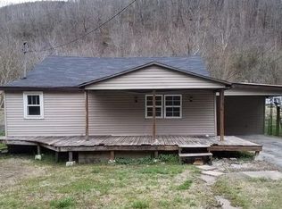 3230 Pond Creek Rd, Pinsonfork, KY 41555