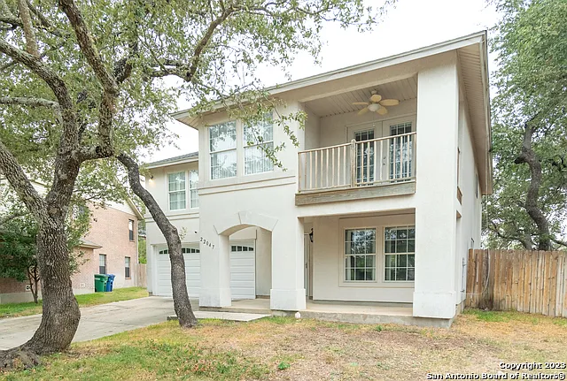22047 Kenton Knl — Photo 1
