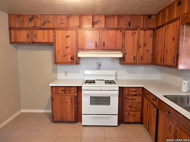 555 N Union Ave — Photo 13