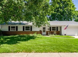 4008 Crestview Dr, Rockford, IL 61107