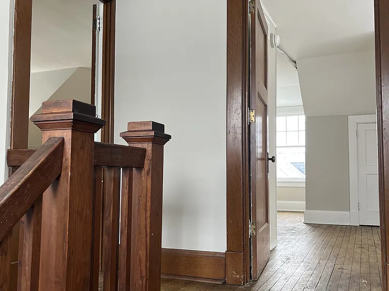 136 Westminster Ave #2 — Photo 20