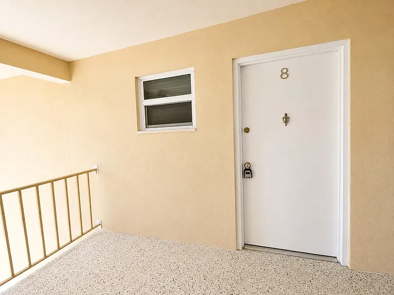 1945 NW 29th St #U8 — Photo 16