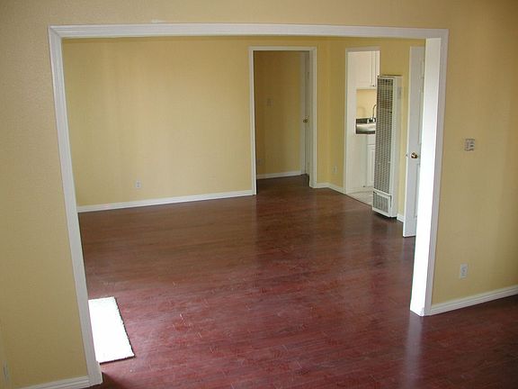 2nd image of 11157 S Broadway APT 4