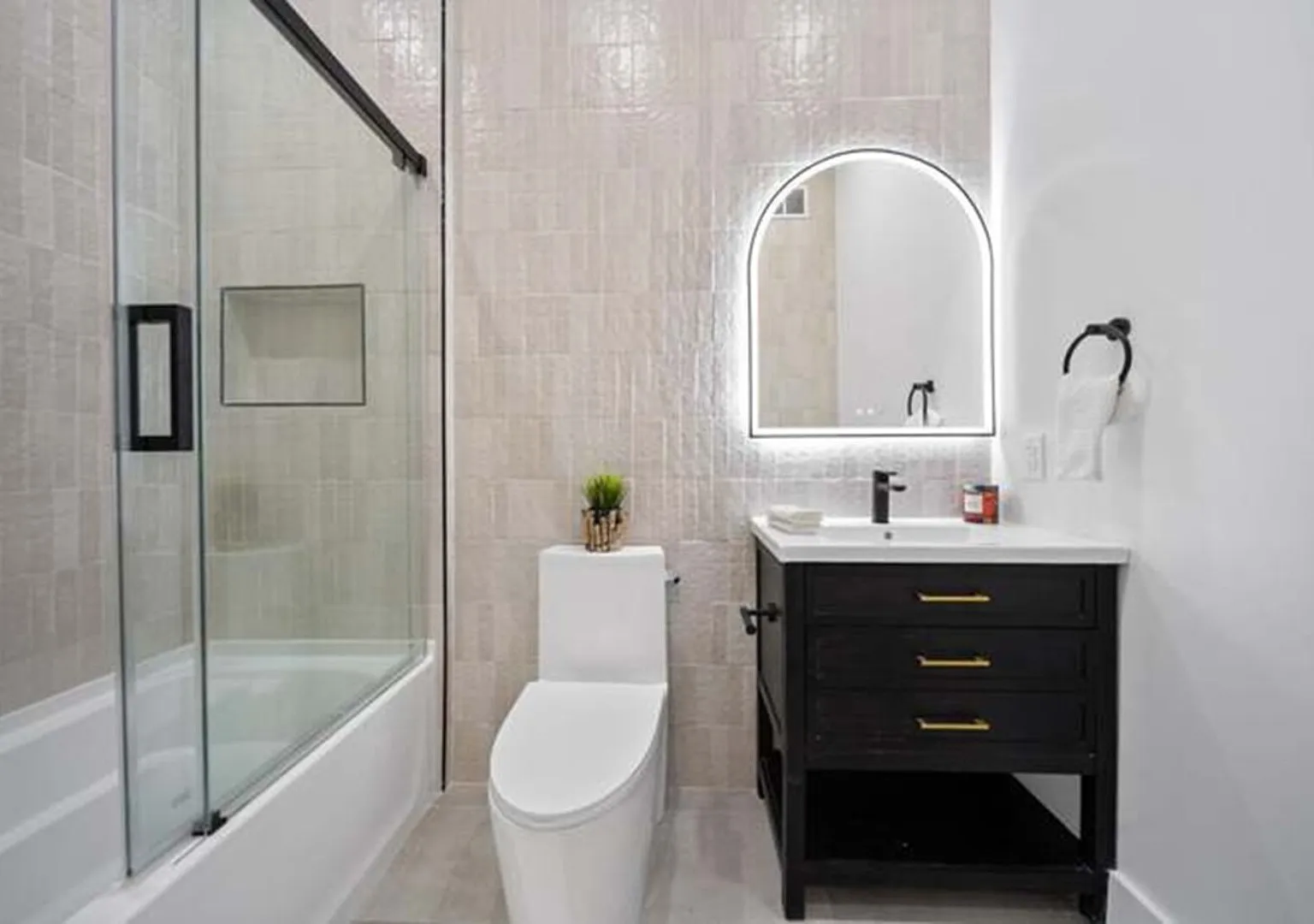 Luxurious brand new 3 bedroom house with easy access to NYC — Photo 4