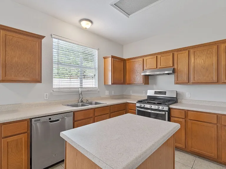 120 Brazos Ln — Photo 10