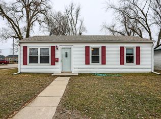 1021 Hiatt St, Carter Lake, IA 51510