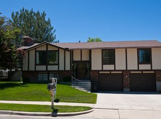 239 W Ridgeline Dr, Washington Terrace, UT 84405
