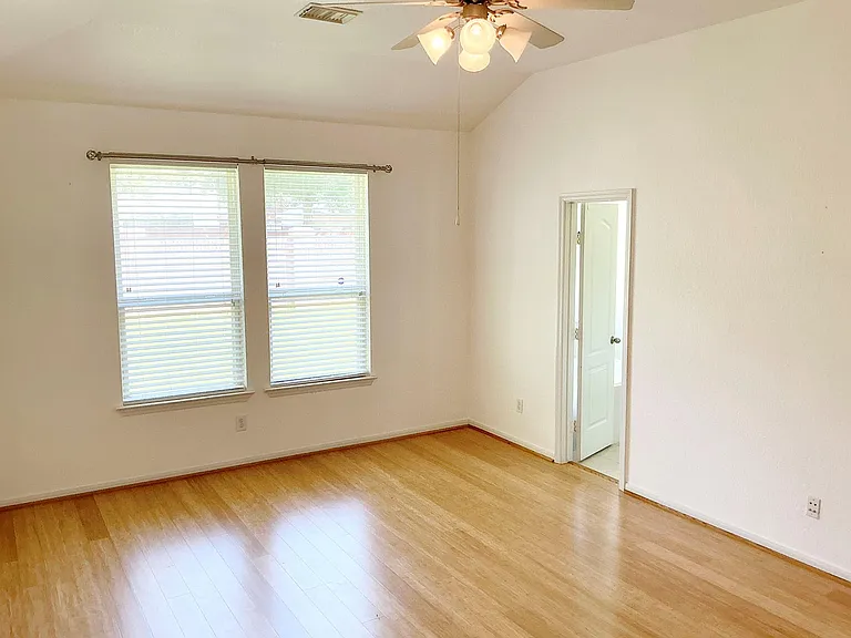 4435 Wellington Grove Ln — Photo 14