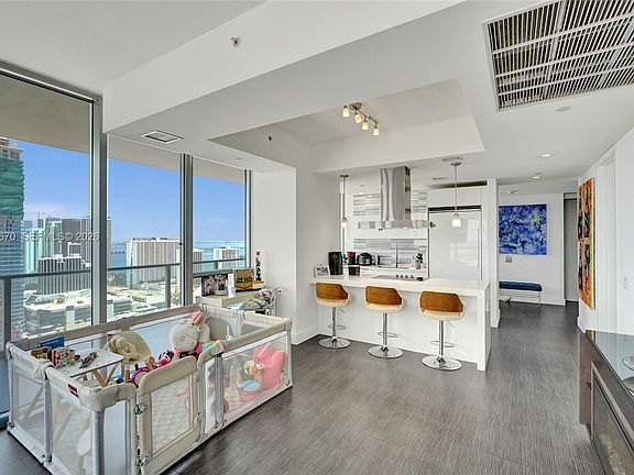4th image of 1100 Biscayne Blvd #3708S