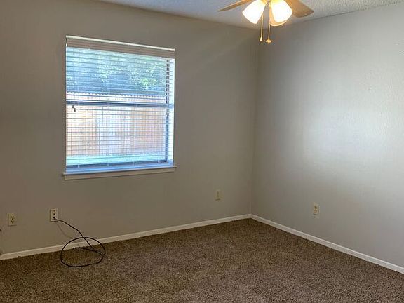 5th image of 719 Bluebonnet Dr #719
