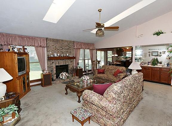 4th image of 15703 Chaste St