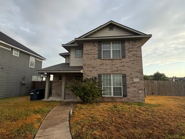 4121 McFarland Dr, College Station, TX 77845