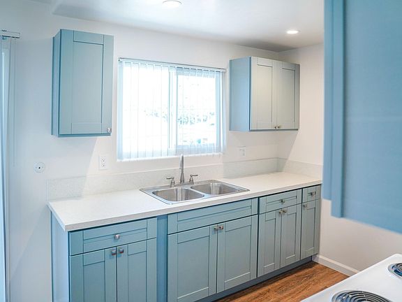 5th image of 1530 Chalcedony St #Q
