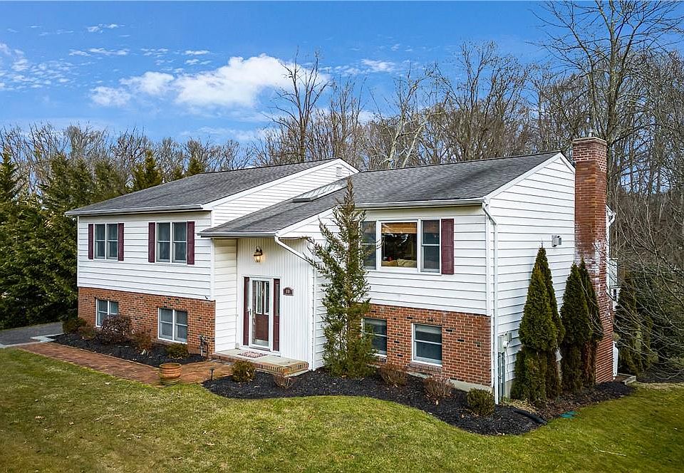 1st image of 60 Dahlia Drive
