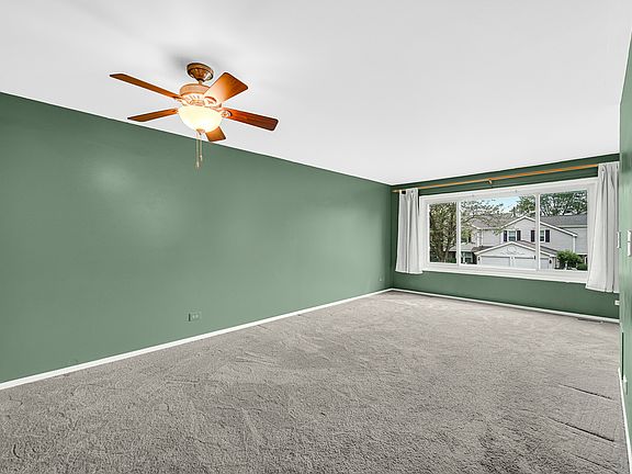 4th image of 0N647 Essex Ln Unit 0