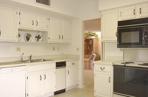 4th image of 16910 Bay St APT 205