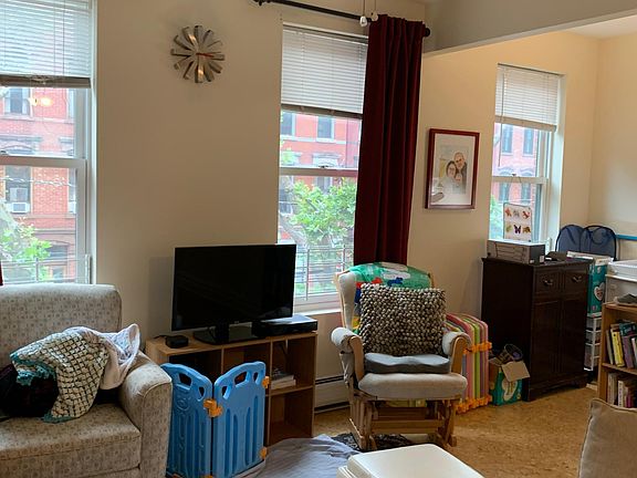 living room, view 2