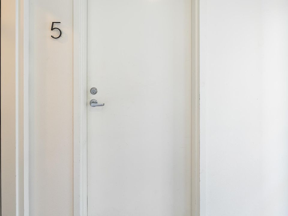 1st image of 3406 15th Ave W APT 5