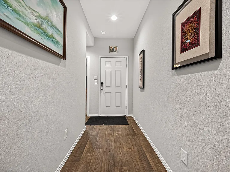 811 Petunia Falls Ln — Photo 8