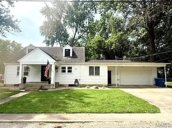 902 Sycamore St, Germantown, IL 62245