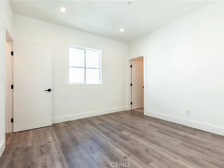 10910 W Hesby St #1/2 — Photo 23
