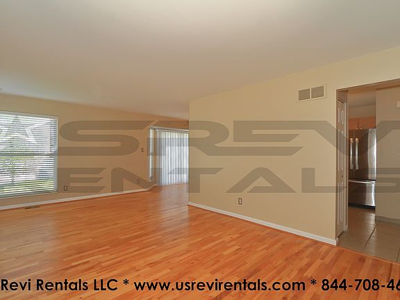 3rd image of 1123 Garden Village Dr