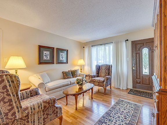 5th image of 534 Andover Dr