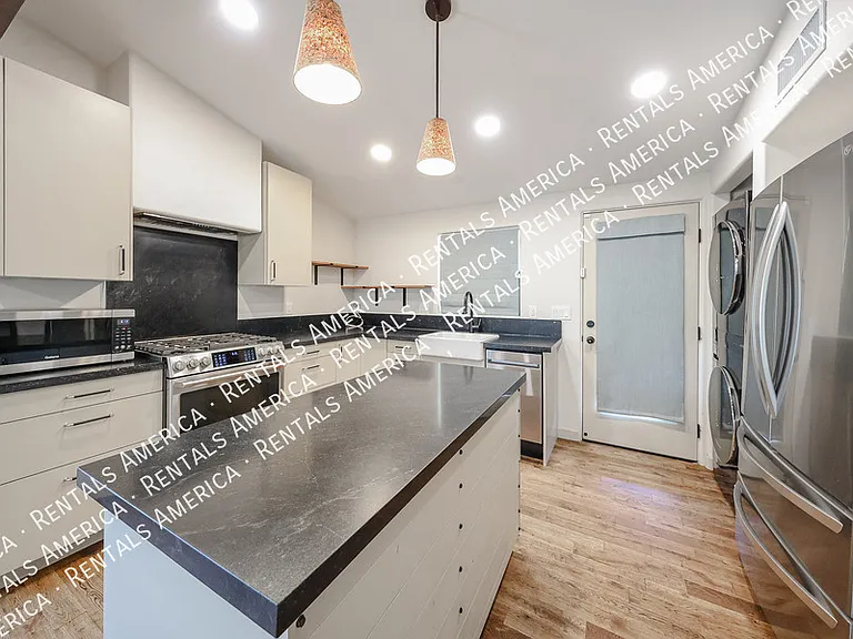 3809 N 9th St — Photo 13