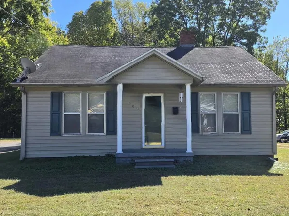 909 Chickasaw Rd, Paris, TN 38242