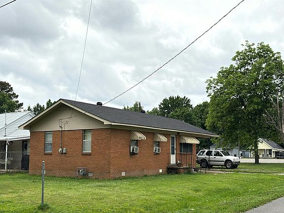 3rd image of 318 NW 7th St