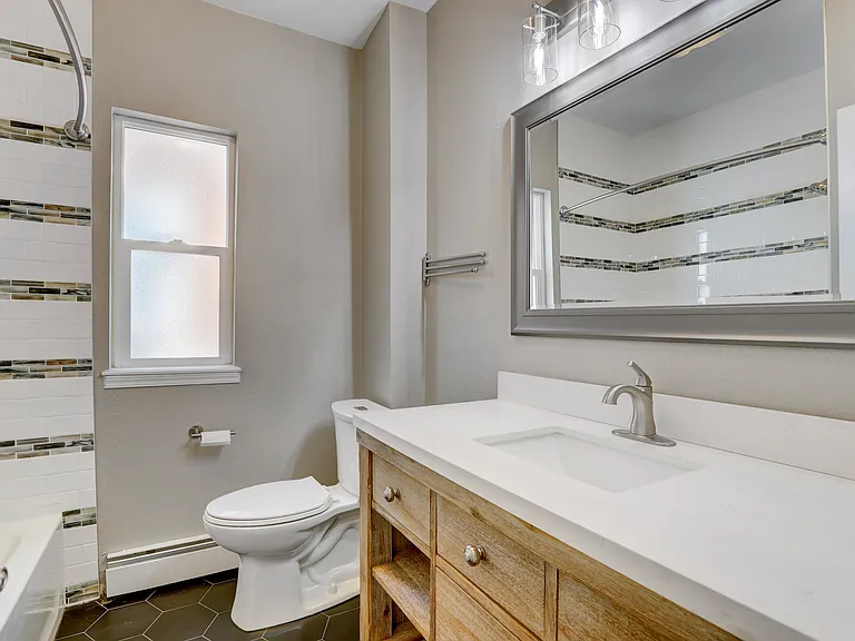 2524 N High St — Photo 26