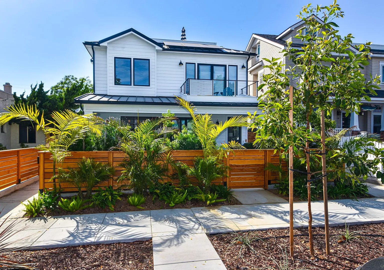 924 D Avenue — Photo 1