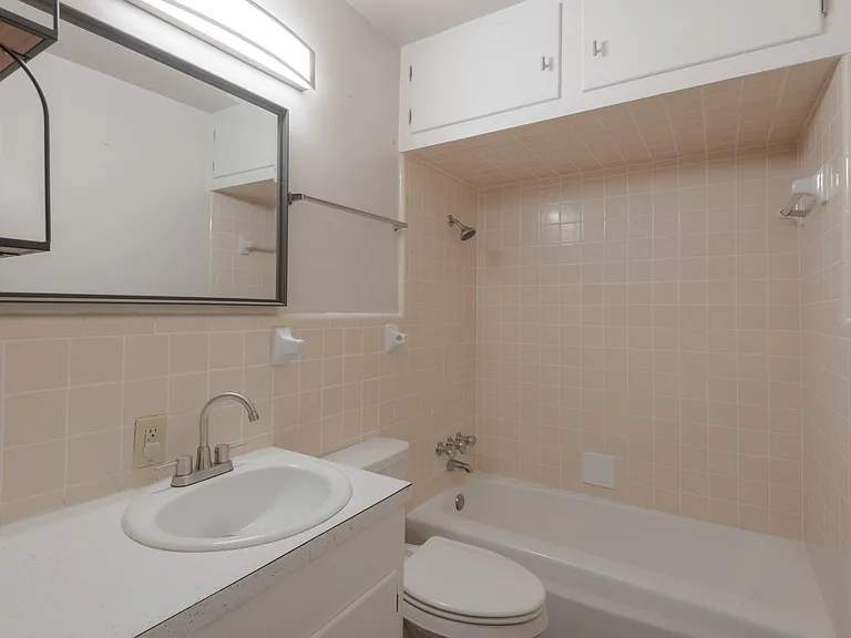 525 12th St #8 — Photo 19