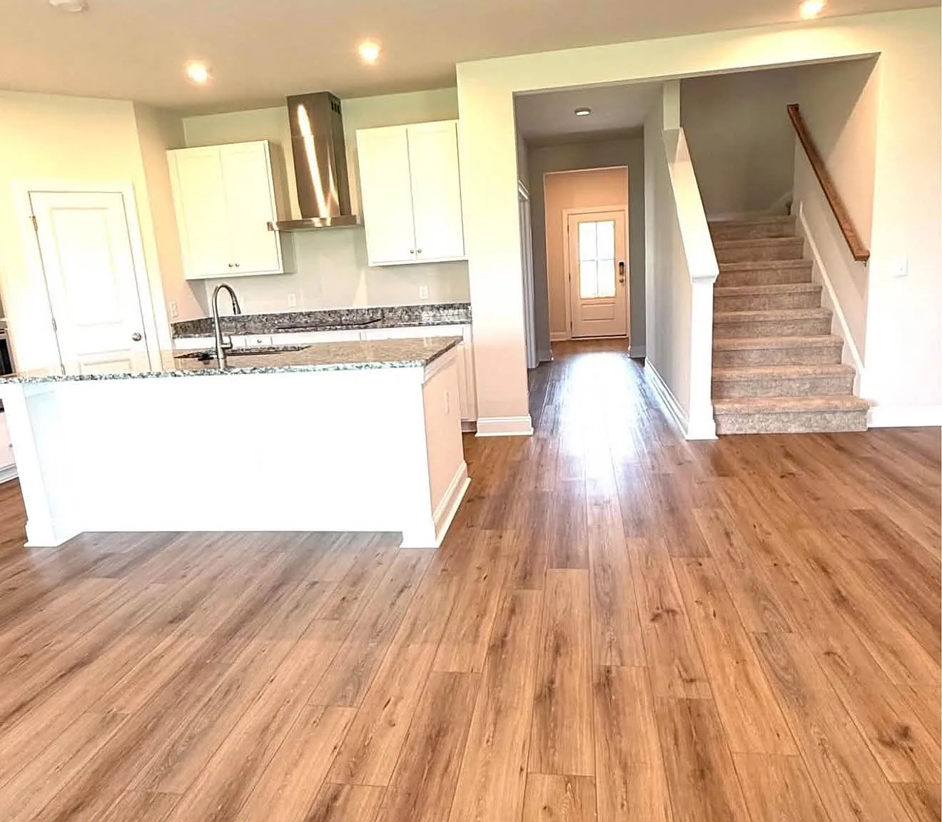 4 bed, 1933 sqft, $2,500 — Photo 3