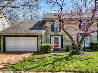 818 Weatherwood Dr, Ballwin, MO