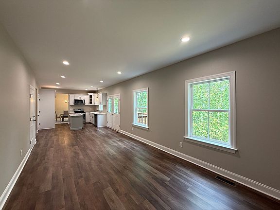 5th image of 2553 Whipporwill Ct