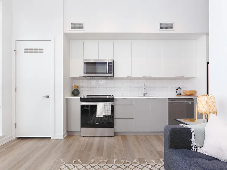 950 McPherson Sq NE — Photo 43