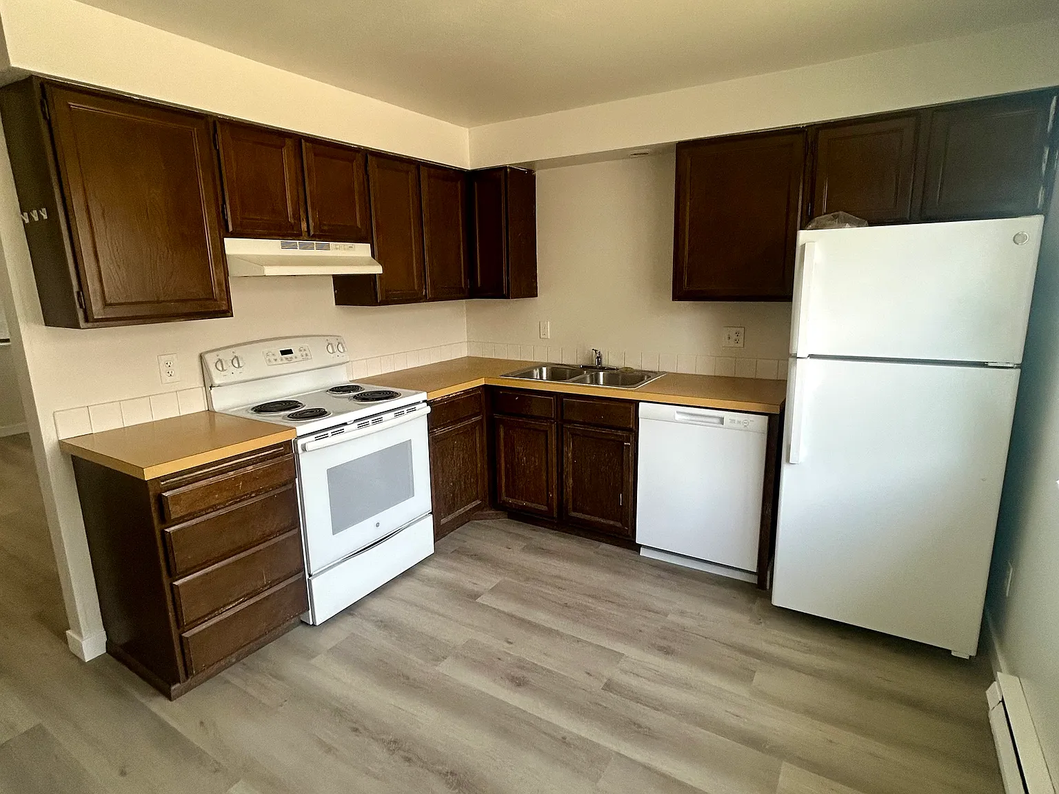 2 bed, 700 sqft, $1,000 — Photo 4